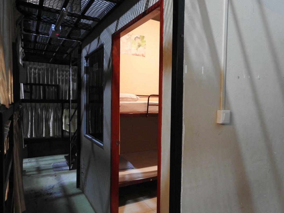 The Bunk Hostel Kota Kinabalu Kültér fotó
